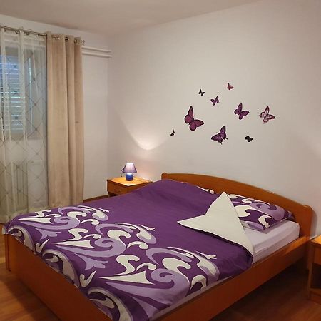 Apartments Sara Лабин Екстериор снимка